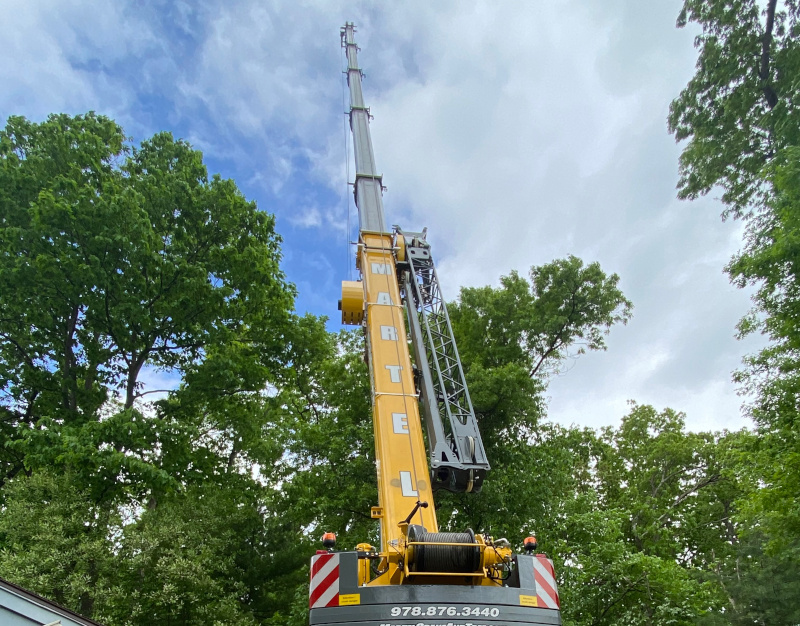 Tight spot for this tree service job in Burlington, MA.